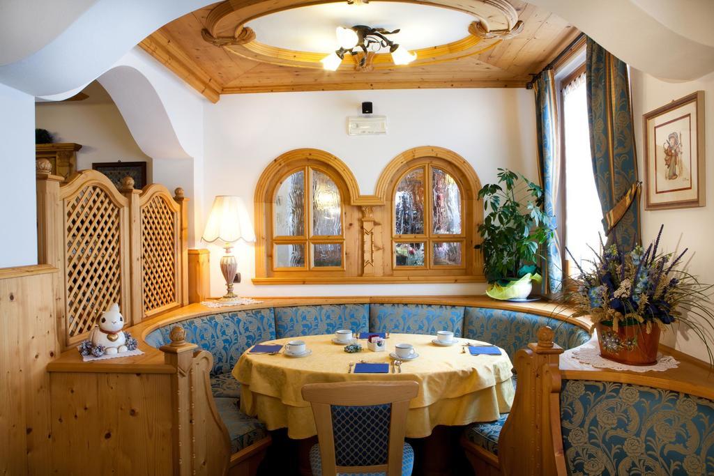 Hotel Garni Laura アラッバ エクステリア 写真